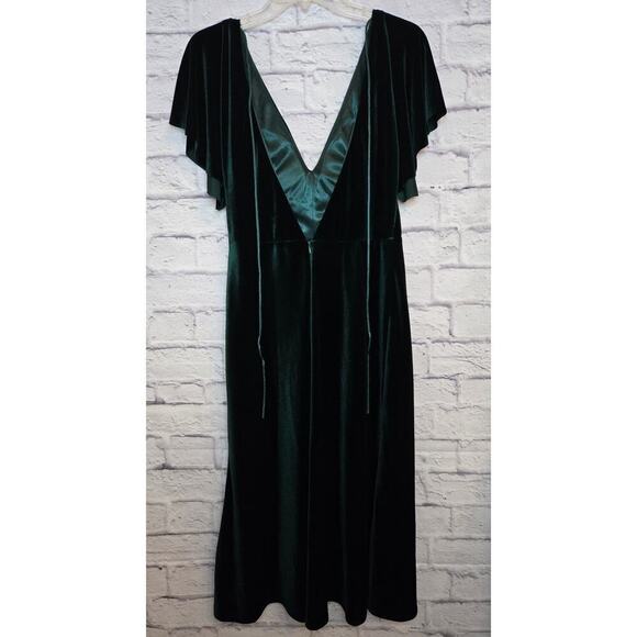 Jenny Yoo Ellis Ruffle-Sleeve Open-Back Green Velvet Wedding Gown 8. - Picture 6 of 9